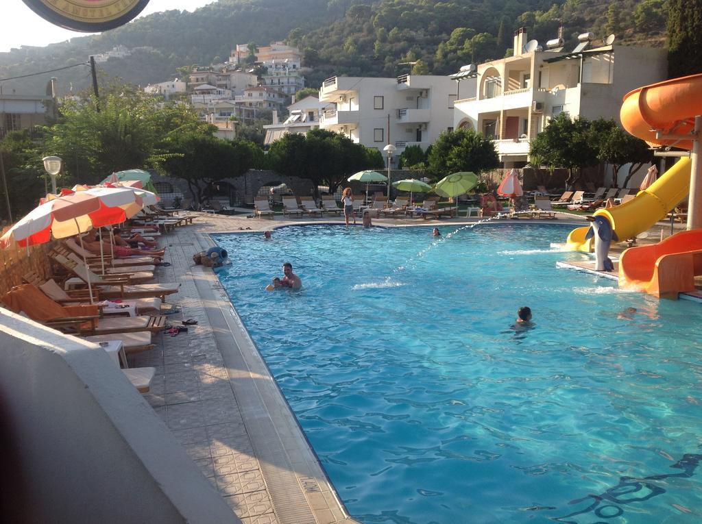 Kamares Apartments Εε Poros Town Eksteriør billede