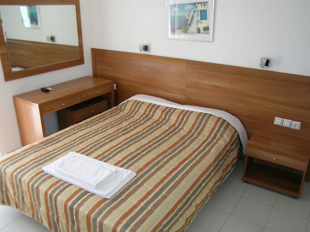 Kamares Apartments Εε Poros Town Værelse billede