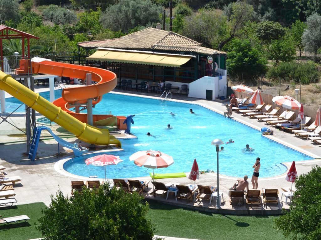 Kamares Apartments Εε Poros Town Eksteriør billede