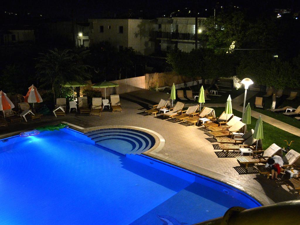Kamares Apartments Εε Poros Town Eksteriør billede