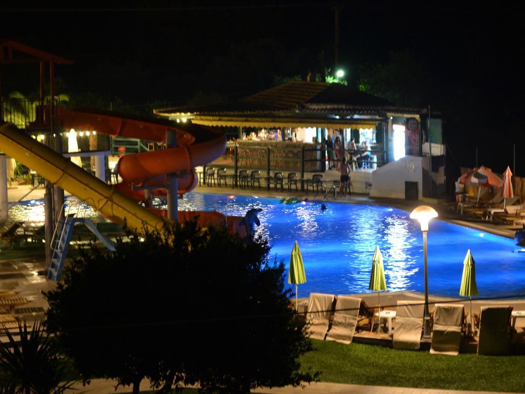 Kamares Apartments Εε Poros Town Eksteriør billede