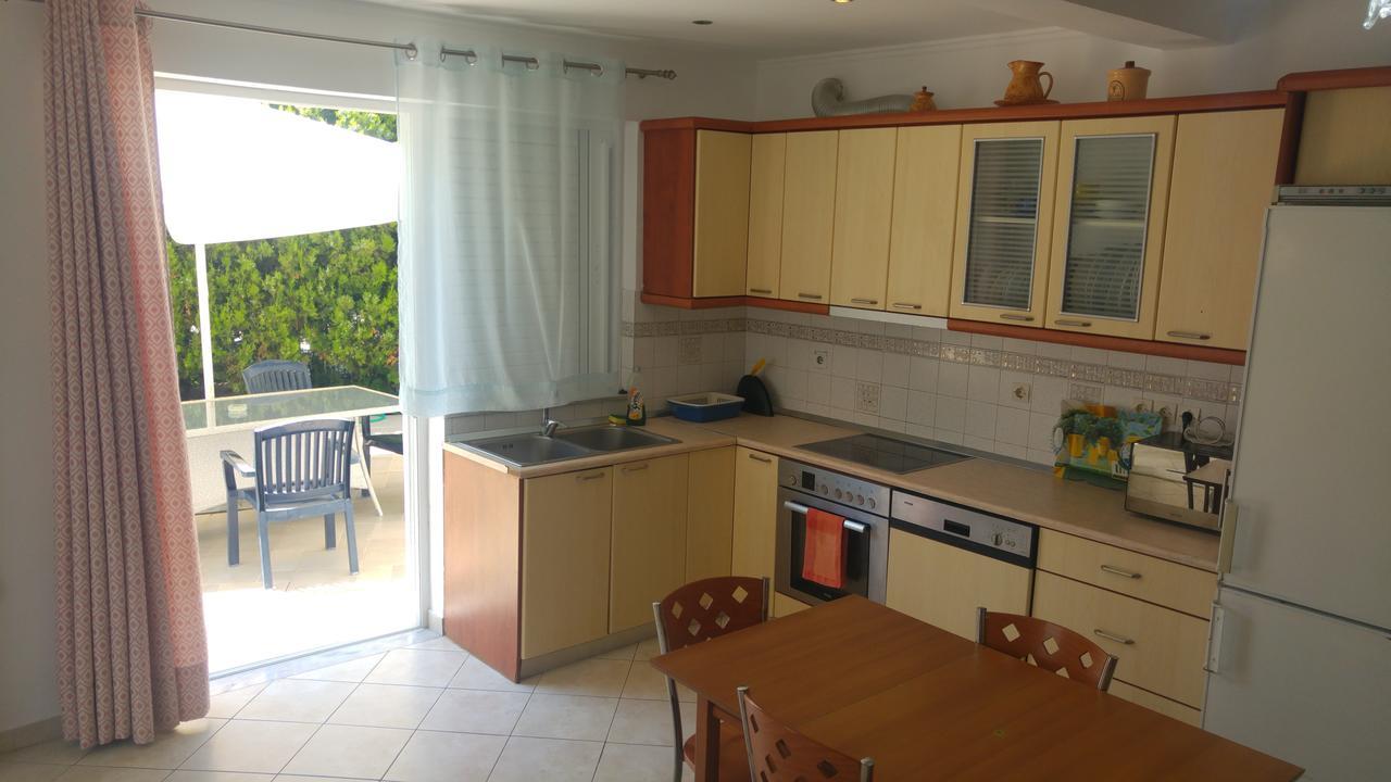 Kamares Apartments Εε Poros Town Eksteriør billede